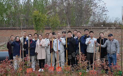 植樹活動(dòng) | 綠水青山就是金山銀山，東方爐襯組織員工義務(wù)植樹