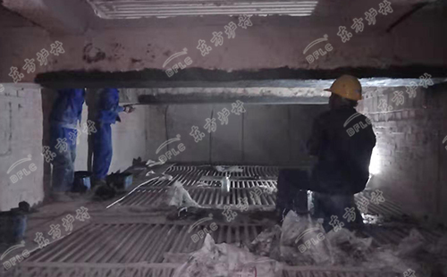 耐火澆注料能和耐火水泥一起用嗎？當(dāng)然...