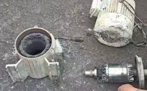 為什么說鋼纖維澆注料中的鋼纖維的含量并不多？