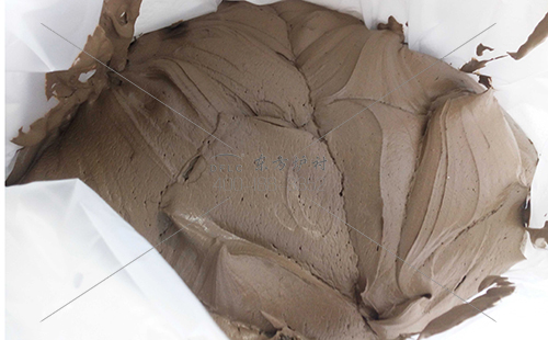 高強(qiáng)度黏土耐火澆注料的性能和使用
