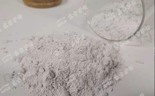 澆注料廠(chǎng)家為您介紹高鋁碳化硅和剛玉耐磨耐火澆注料