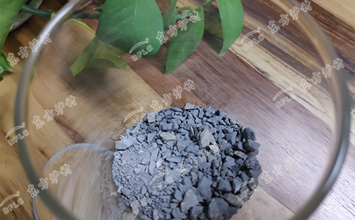 低水泥耐火澆注料表面出現(xiàn)損壞的三大原因！