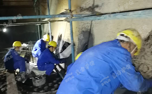 耐火澆注料的防爆性能怎么優(yōu)化？