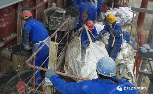 回轉(zhuǎn)窯冷卻機用耐火澆注料這樣施工作用會更大